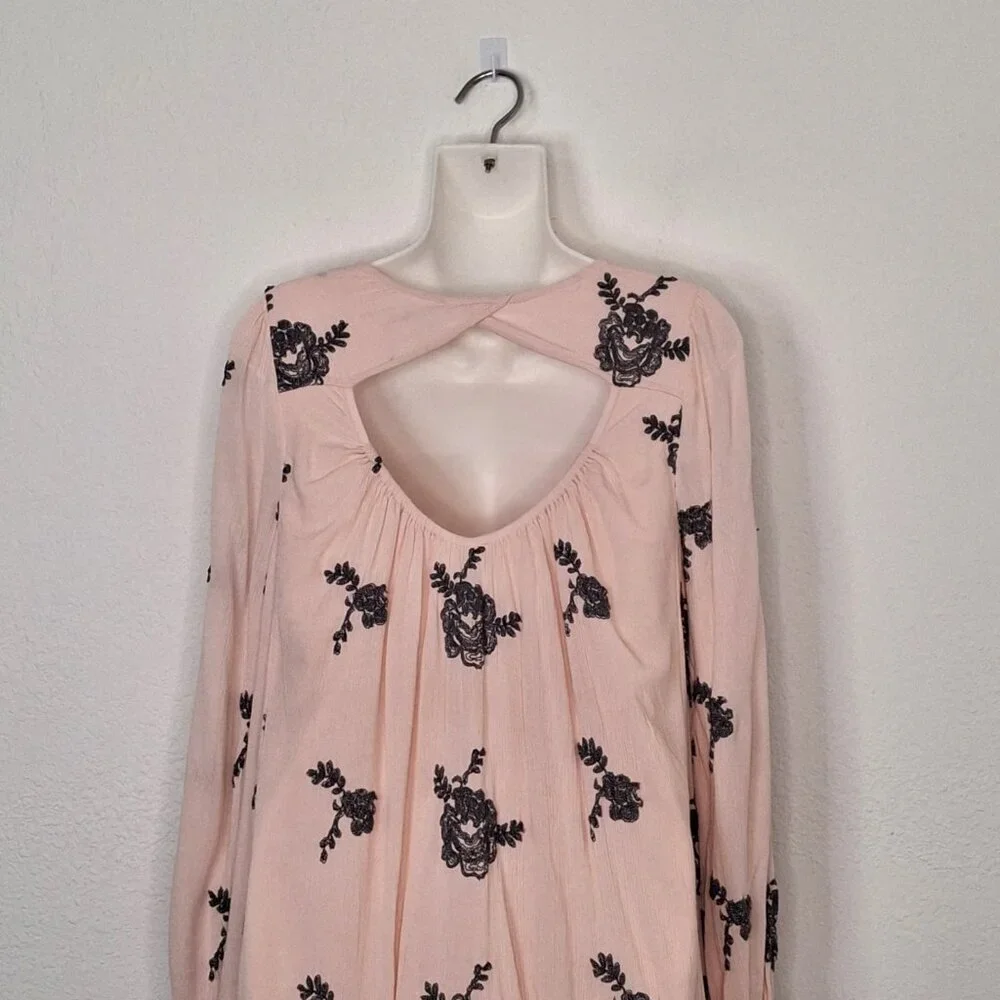 Free People Embroidered Dress Sz XS Babydoll Floral Relaxed Fit Boho Festival